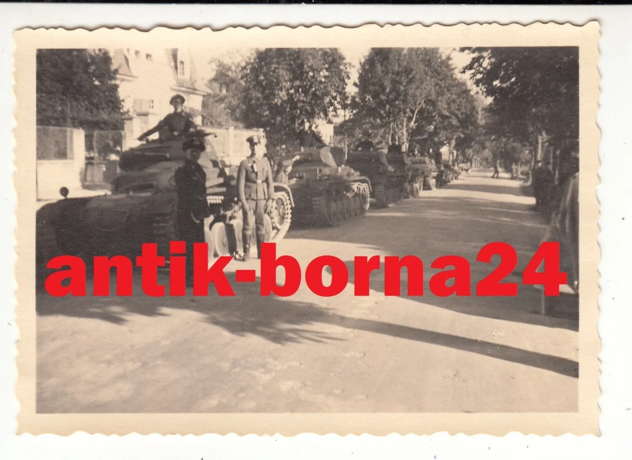 Foto Soldat Einmarsch Sudetenland Nikolsburg Mikulov Panzer Tank Abmarsch 171
