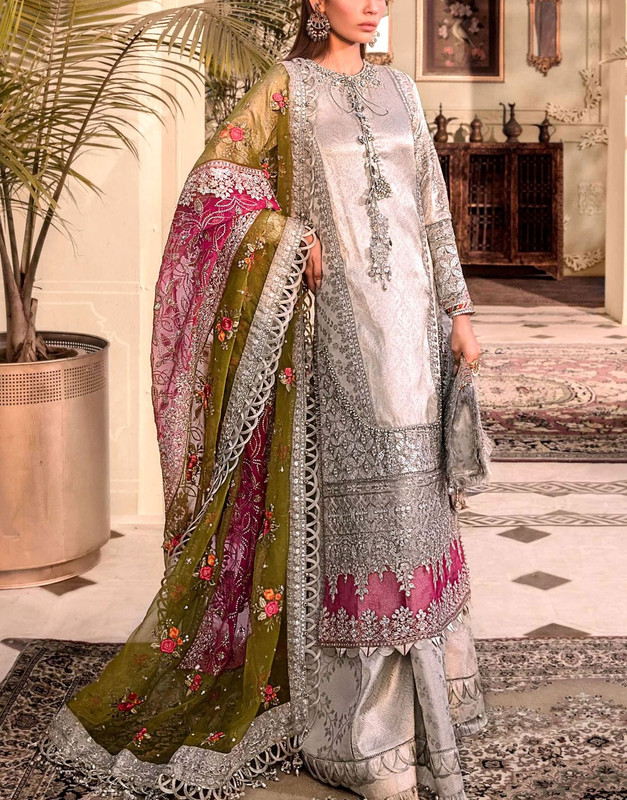 Luxury Heavy Embroidered Organza Wedding Dress 2026