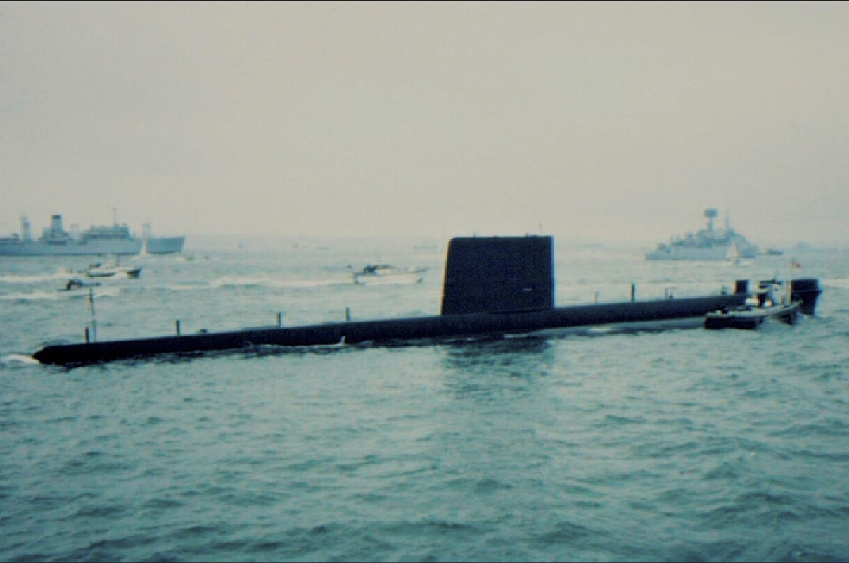 HMS Cachalot (S-06) на Юбилейном ревю, Спитхед, 28 июня 1977
