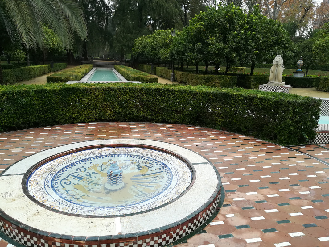 Sevilla, bajo la lluvia de otoño - Blogs de España - Día Cuatro: Plaza España, el parque de María Luisa y conclusiones. (11)