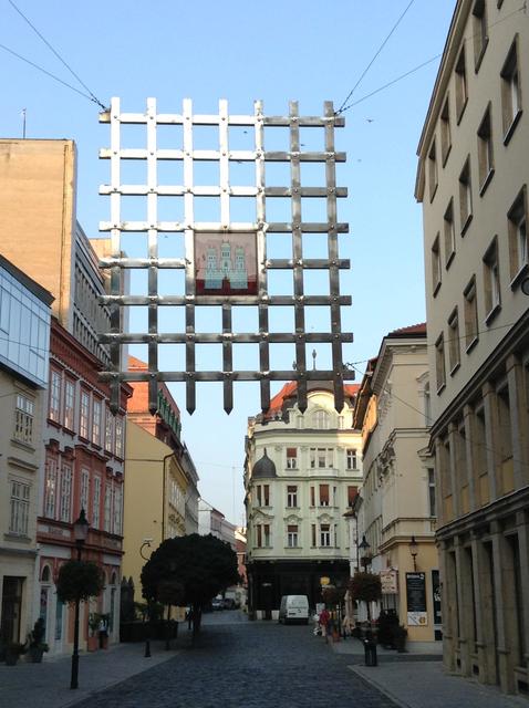 Bratislava: Iglesia Azul, Castillo, Slavin y traslado a Praga - Viena - Bratislava - Praga (1)