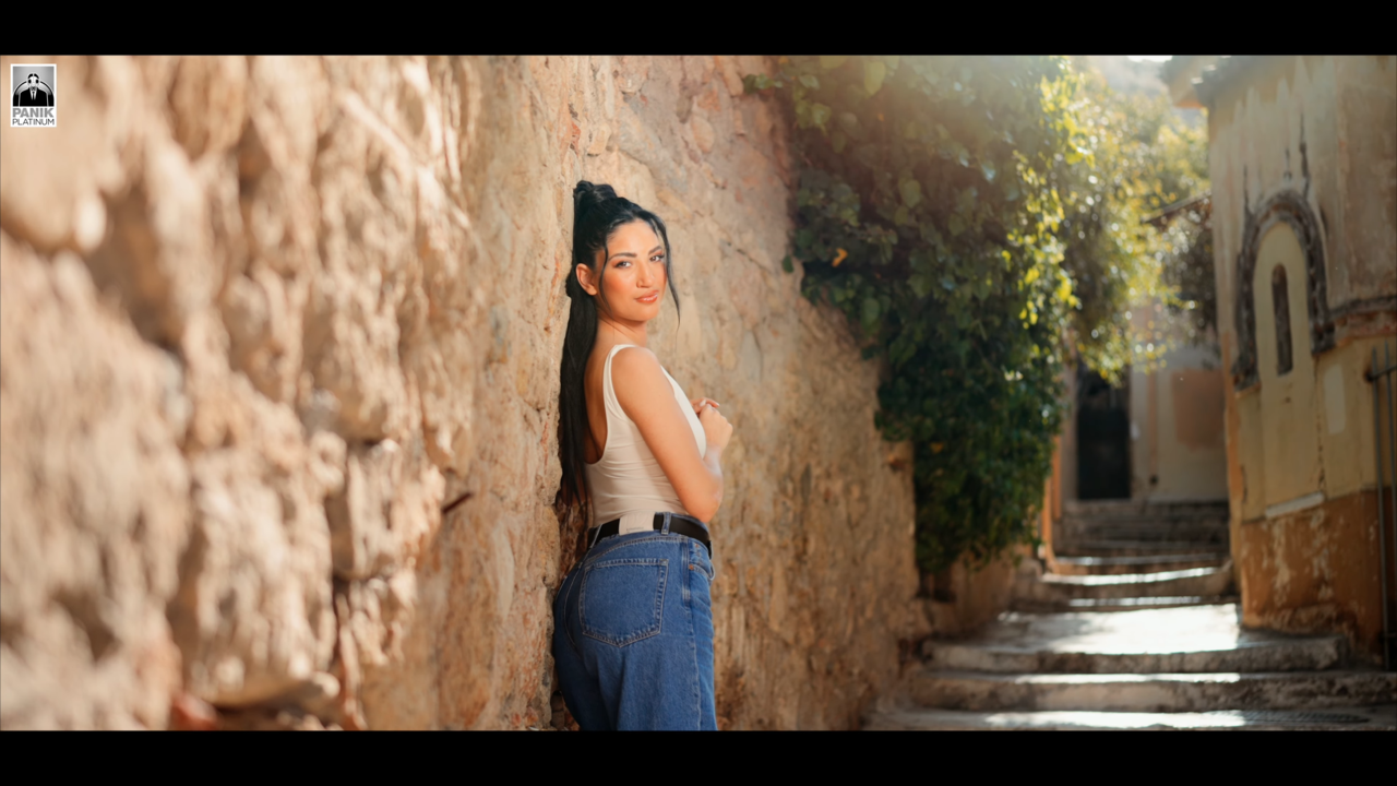 589-Official-Music-Video-00-00-42