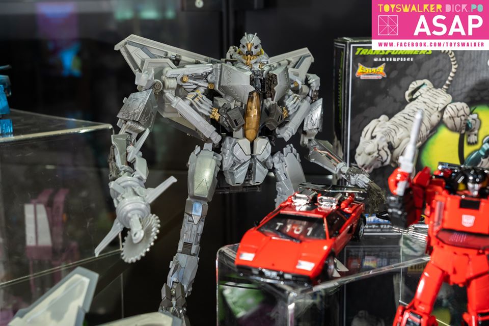 17-Movie-Masterpiece-Starscream-03