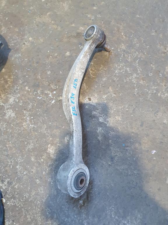 Поперечный рычаг