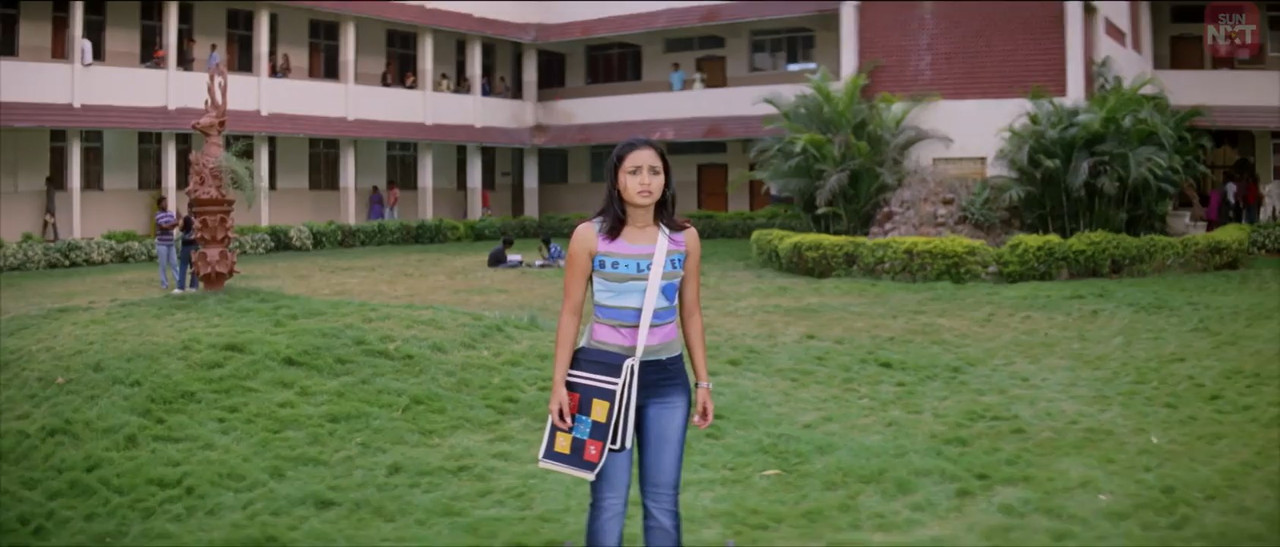 Em Magan 2006 WebRip [Tamil] 480p, 720p ESub Screenshot