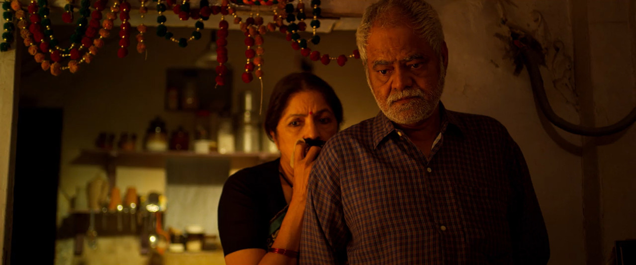 Vadh 2022 WebRip [Hindi] 480p 720p ESub Screenshot