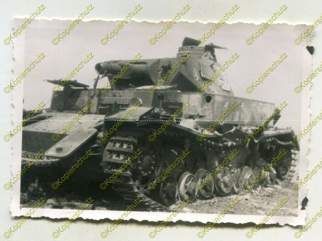 Foto, Wehrmacht, Nahaufnahme, zerstörter Panzer IV, Frankreich