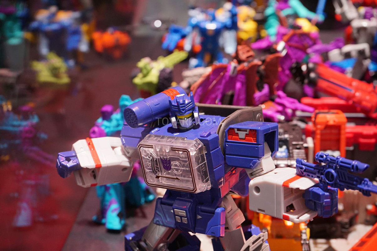 SDCC2016-Transformers-Titans-Return-043