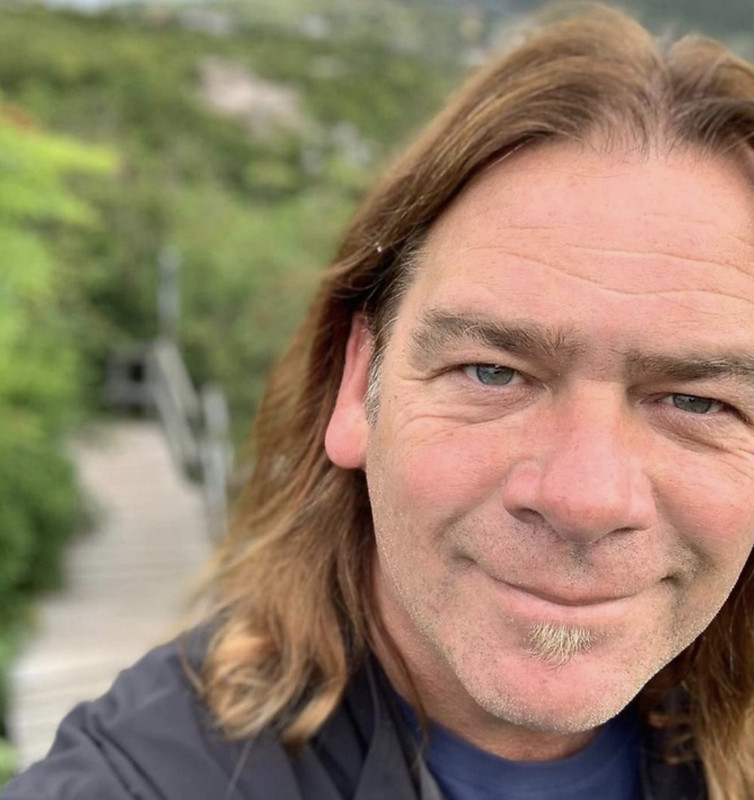 AAE700EE-696F-4BB0-9E00-E2D4C126AADE