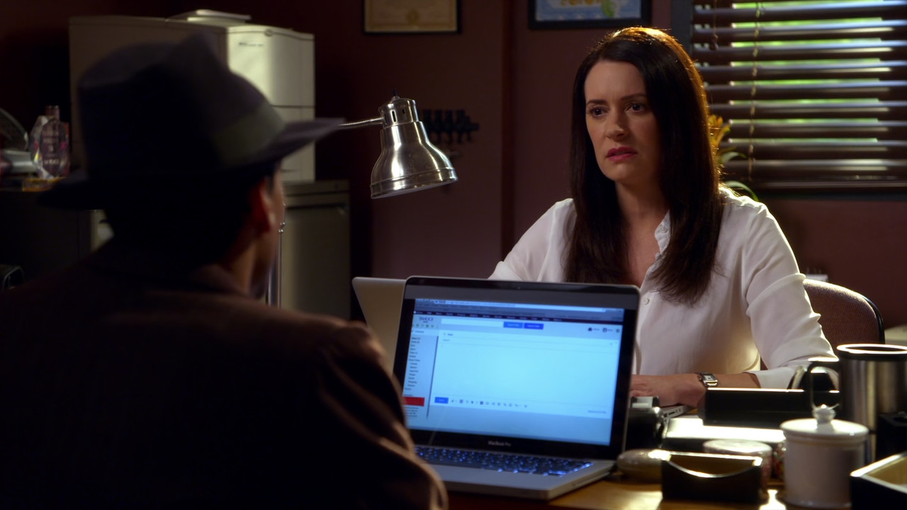 Community (2009) - S06E01 - Ladders (1080p AMZN WEB-DL x265 RZer