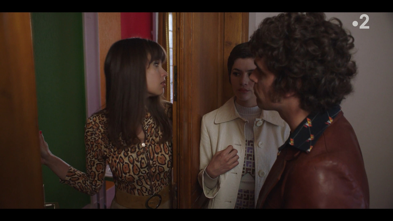 2022-05-13_21_10_Fr2_Les-petits-meurtres-d-Agatha-Christie-70-s_3x2_La-chambre-noire.mp4_snapshot_01
