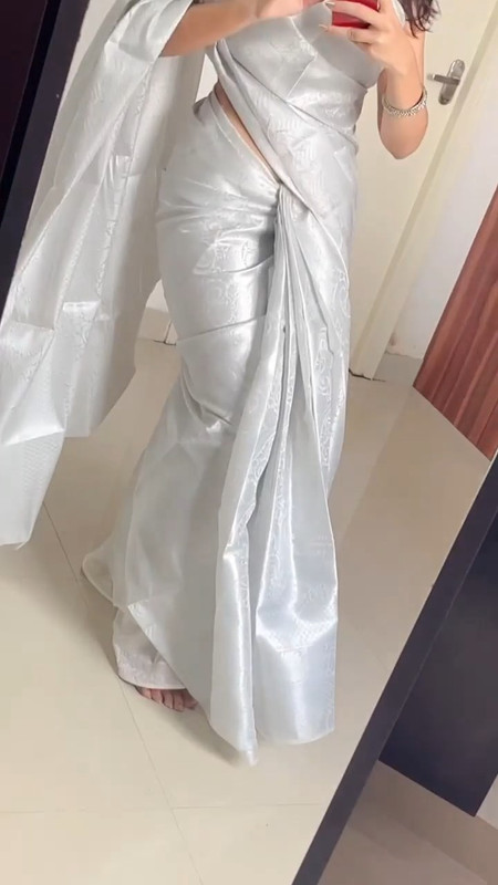 Aarthi Subash hot Navel.mp4_snapshot_00.00.697