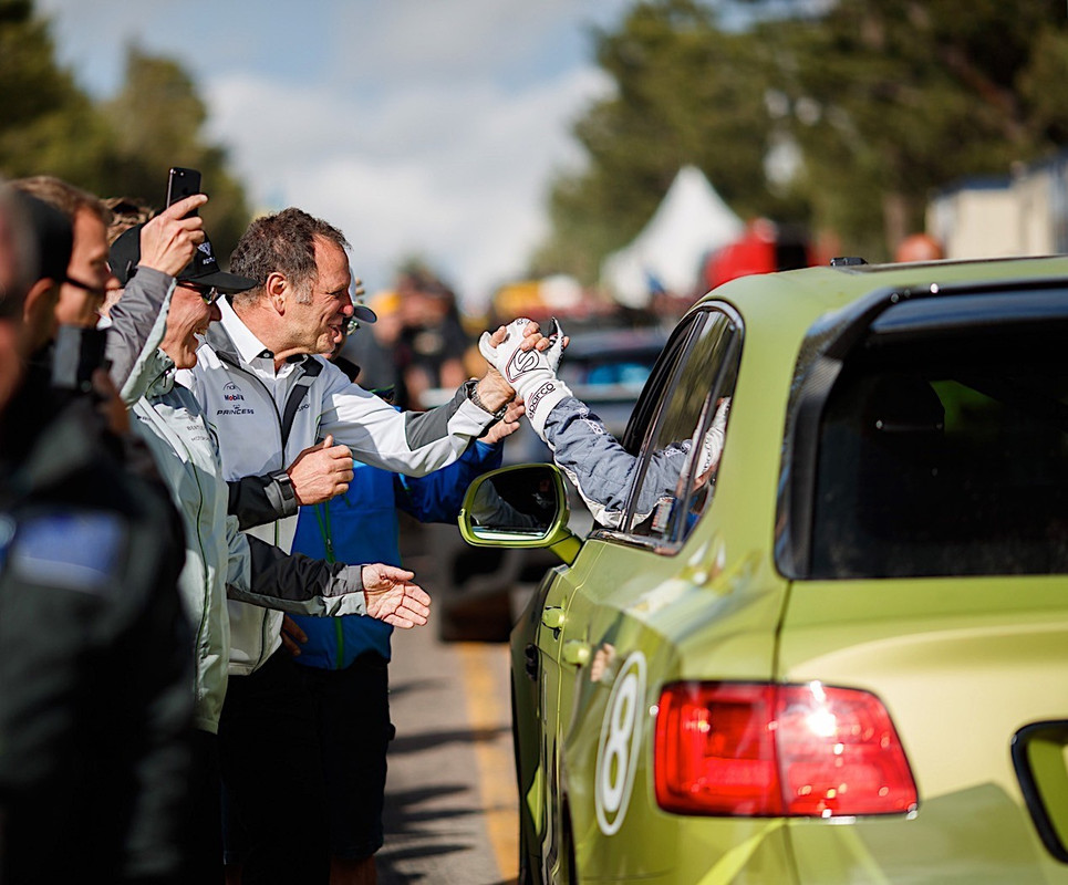 Bentley Bentayga completes Pikes Peak International Hill Climb a