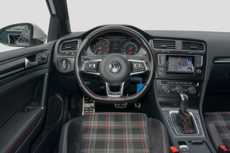 VW Golf GTI Perf 3