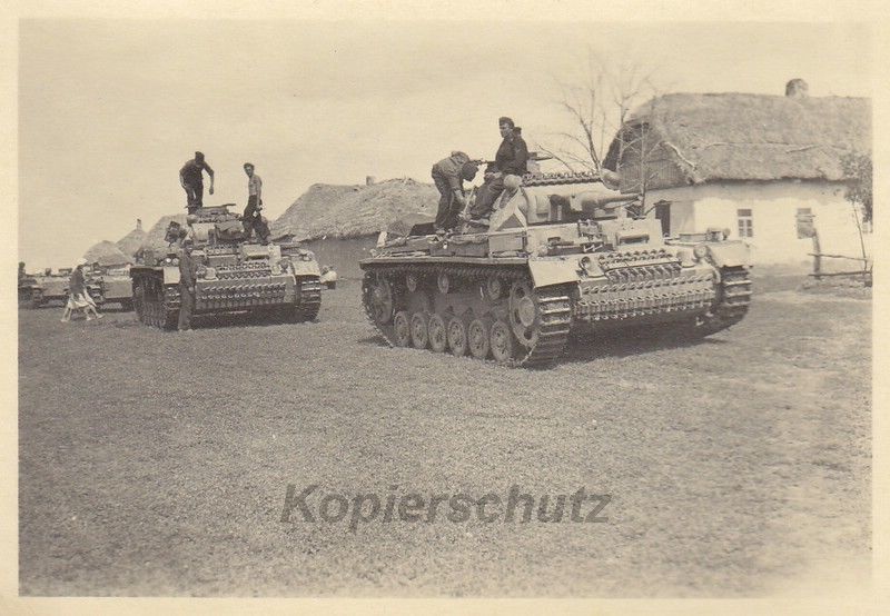 deutsche Panzer III Dorf bei Orel Ostfront Rußla
