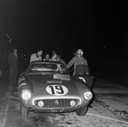 24 HEURES DU MANS YEAR BY YEAR PART ONE 1923-1969 - Page 49 60lm19-Ferrari250-GT-Ed-Hugus-Augie-Pabst-10