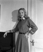 Diana-Dors-c42