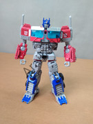 Rise-Of-The-Beasts-Mainline-Voyager-Optimus-Prime-In-Hand-Images-9