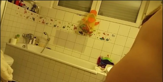 [Image: Voyeur11535083057.jpg]
