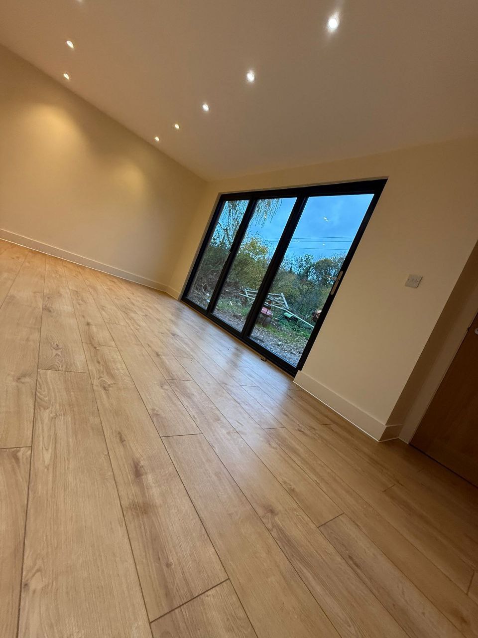 Internal Finishes – Year-Round Garden Rooms thumbnail 5