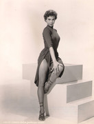 leslie-caron-mc92