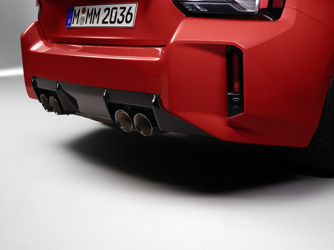 P90481954_highRes_the-all-new-bmw-m2-s