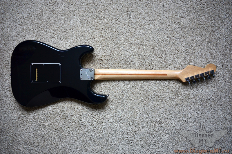 Fender_American_Strat_Standart_99-blk-bght_026
