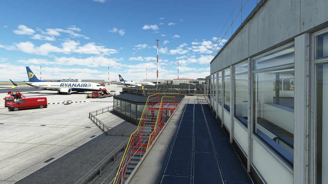 East-Midland-EGNX-23.jpg