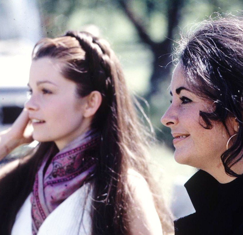 genevieve_bujold_b80