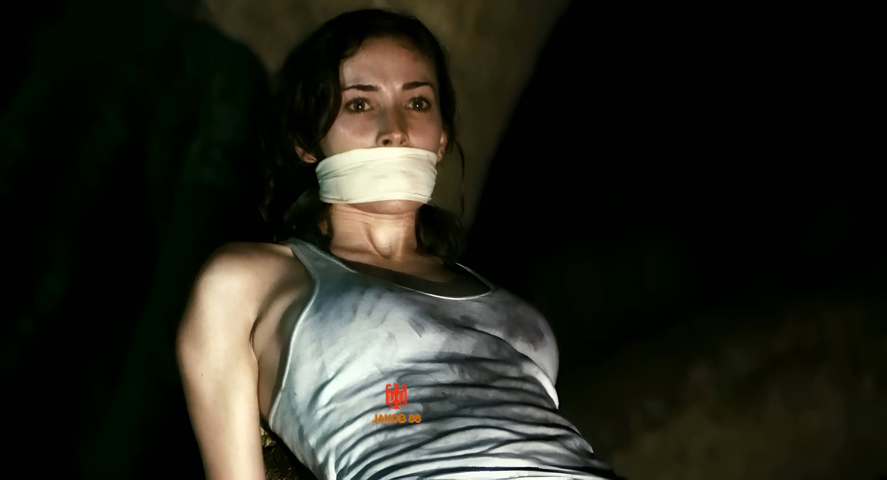 Geraldine Hakewill 4 - Uninhabited 2010