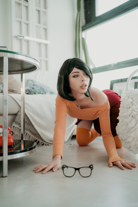 ablizzard-2021-06-12-2134557618-Velma-is-looking-for-a-monster-Part-2-give-likes-if