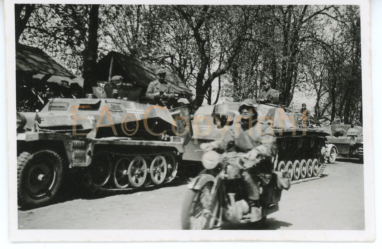 Halbkette StuG Sturmgeschütz Panzer Tank Foto