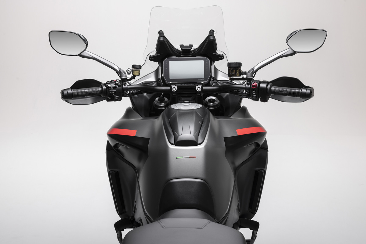 MY24_Ducati_Multistrada_V4s_Grand_Tour_038_UC549512_Mid