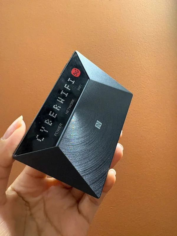 Bộ phát WiFi 5G ZTE V50 sử dụng SIM Nano