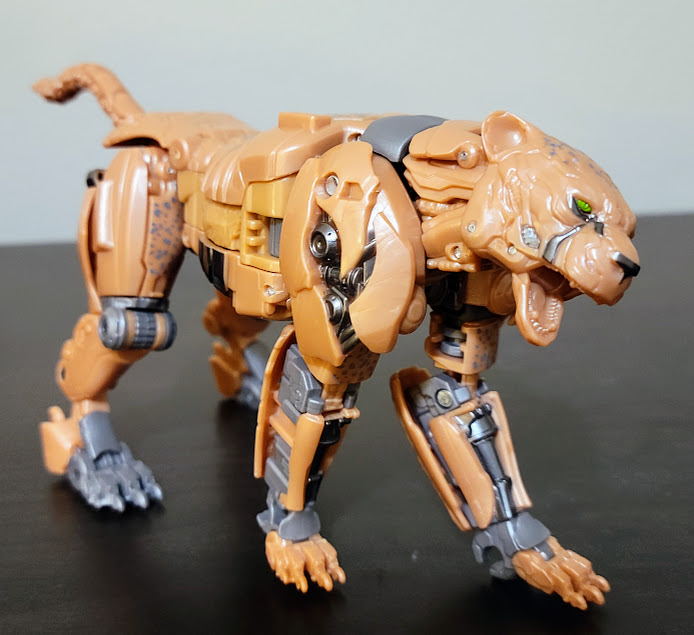 Studio-Series-ROTB-Voyager-Cheetor04