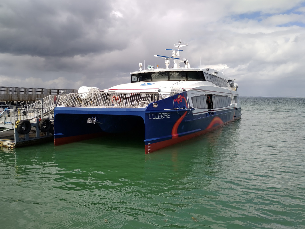 F276C4B9-6C39-4F88-AFE4-A187E9DB87F1_1_201_a