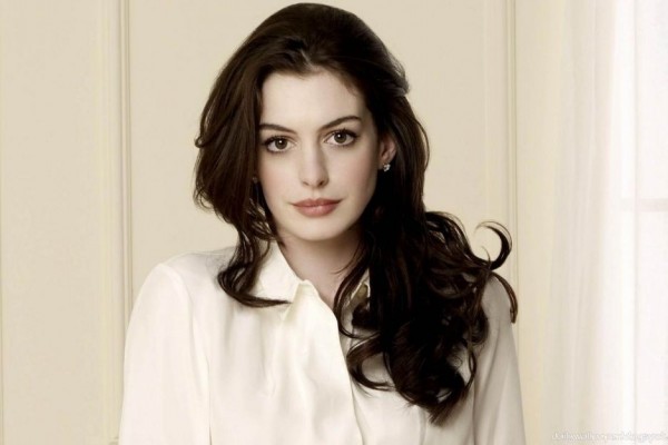 1390787-annehathaway-1492846268-86981589