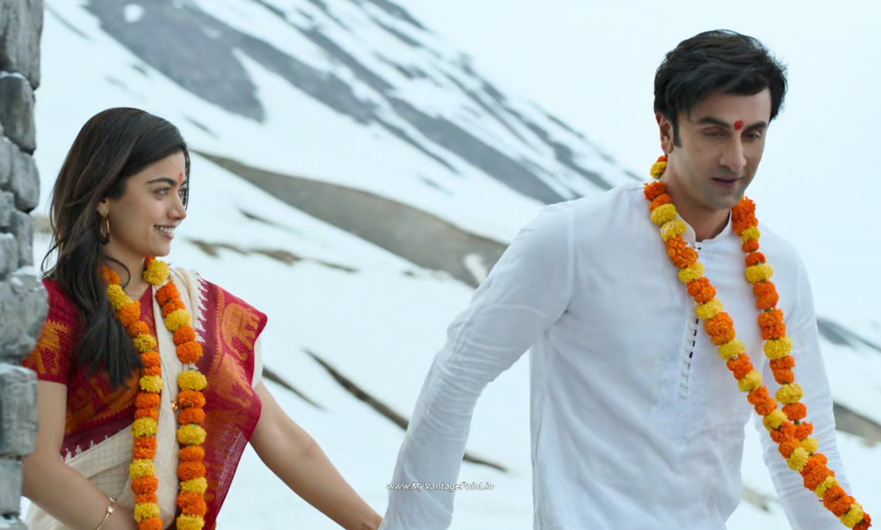 43-Rashmika-Mandanna-Hot-in-Animal-Movie-with-Ranbir-Kapoor