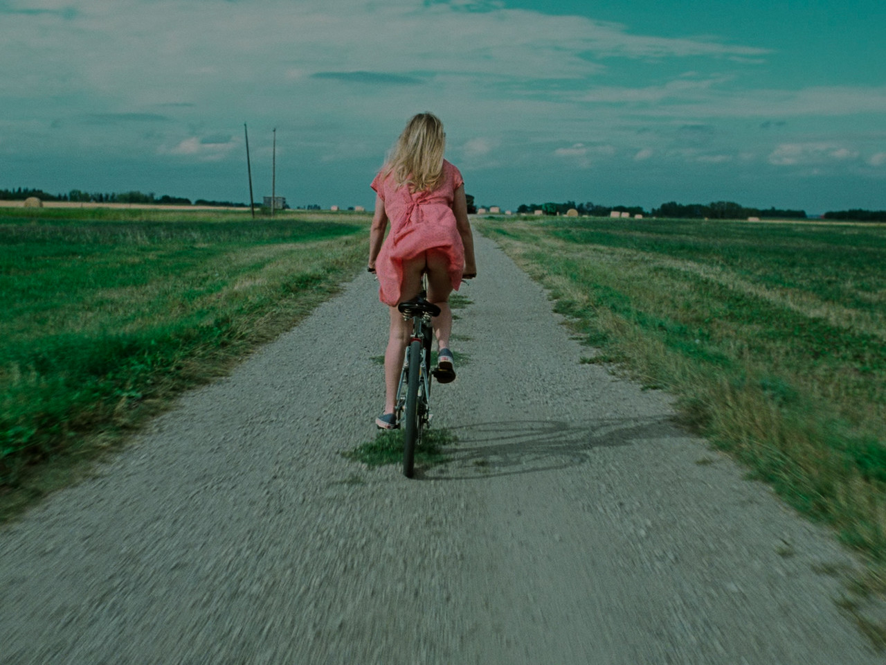 J Law Die My Love pt2 00 00 56 21 Still004