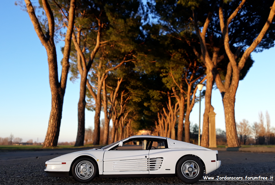 FERRARI-TESTAROSSA-MIAMI-VICE-b