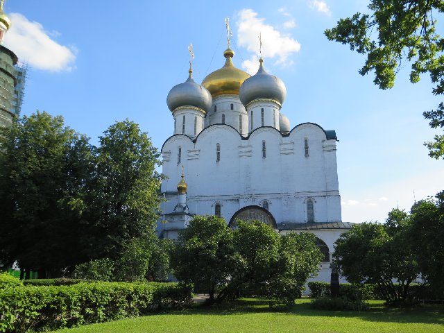 RUSIA LOW COST: Una semana entre S. Petersburgo y Moscú - Blogs de Rusia - DIA 7: Armería, Catedrales del Kremlin y Cementerio de Novodevichy (7)