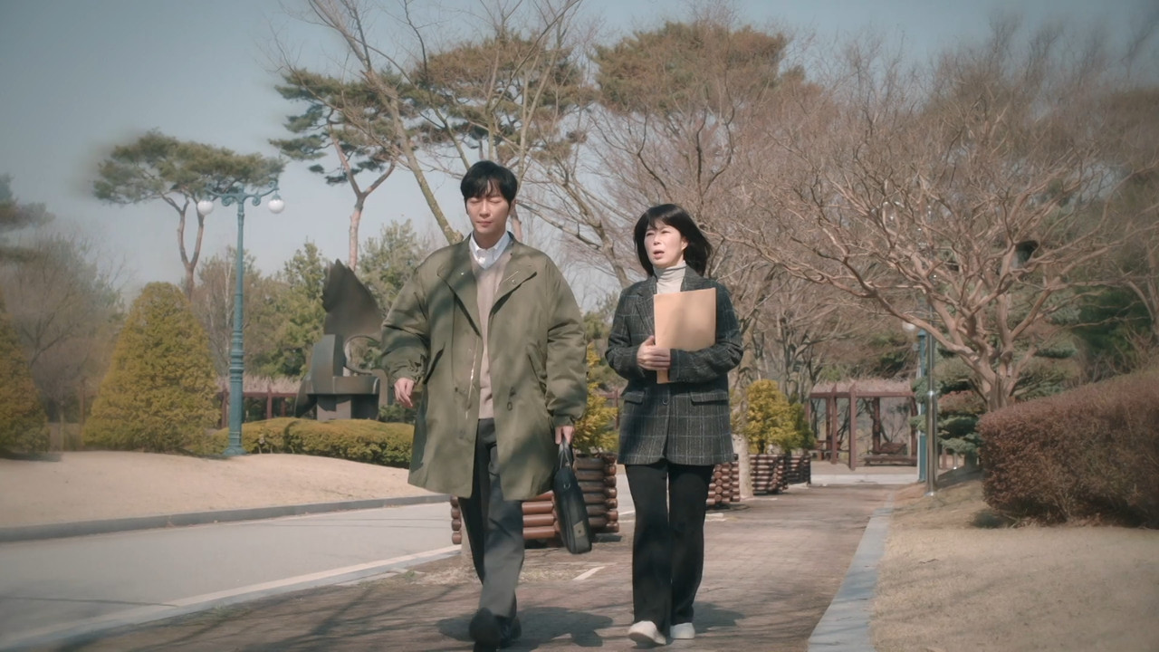 Eve_S01E01_Episode 1 2022 NF 1080p WEB DD  H264-LK.mkv_snapshot_38.16.294