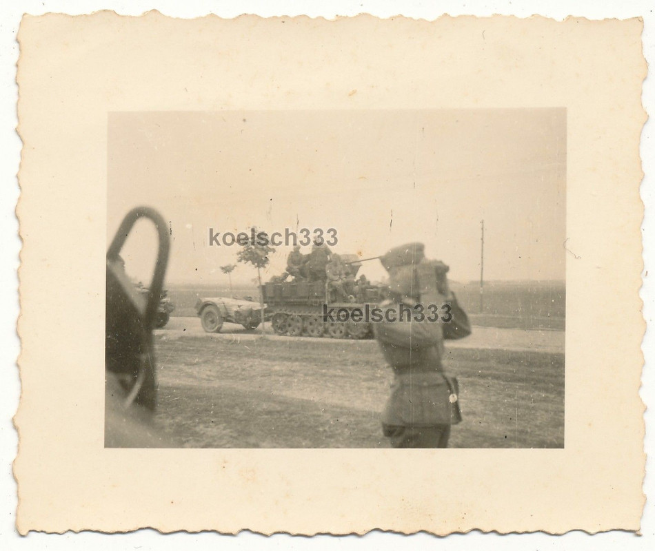 Foto Heeresflak Panzer Halbkette mit Sd. Anhänge