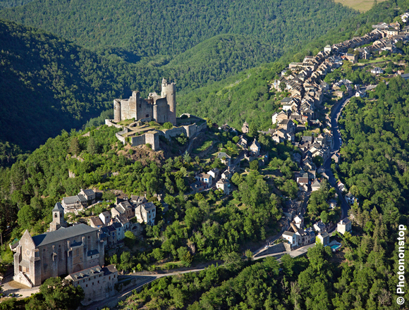 https://i.postimg.cc/HLJLmN4S/3269470_large_najac_et_villefranche_de_rouergue_une_histoire_roy.jpg