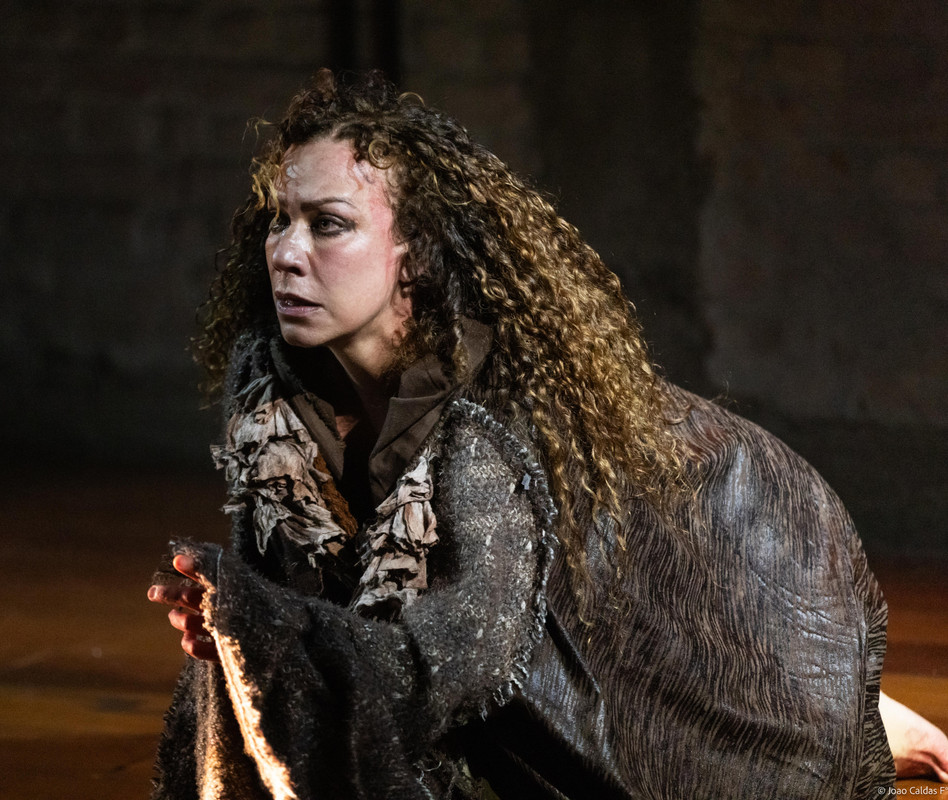 Ester Laccava em Curtume - foto de João Caldas 5