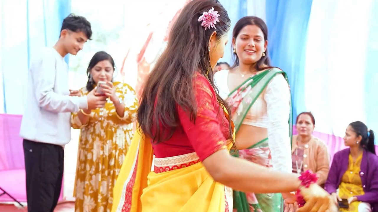 Beautiful sexy nepali girl hot navel in green saree mp4 snapshot 00 02 456