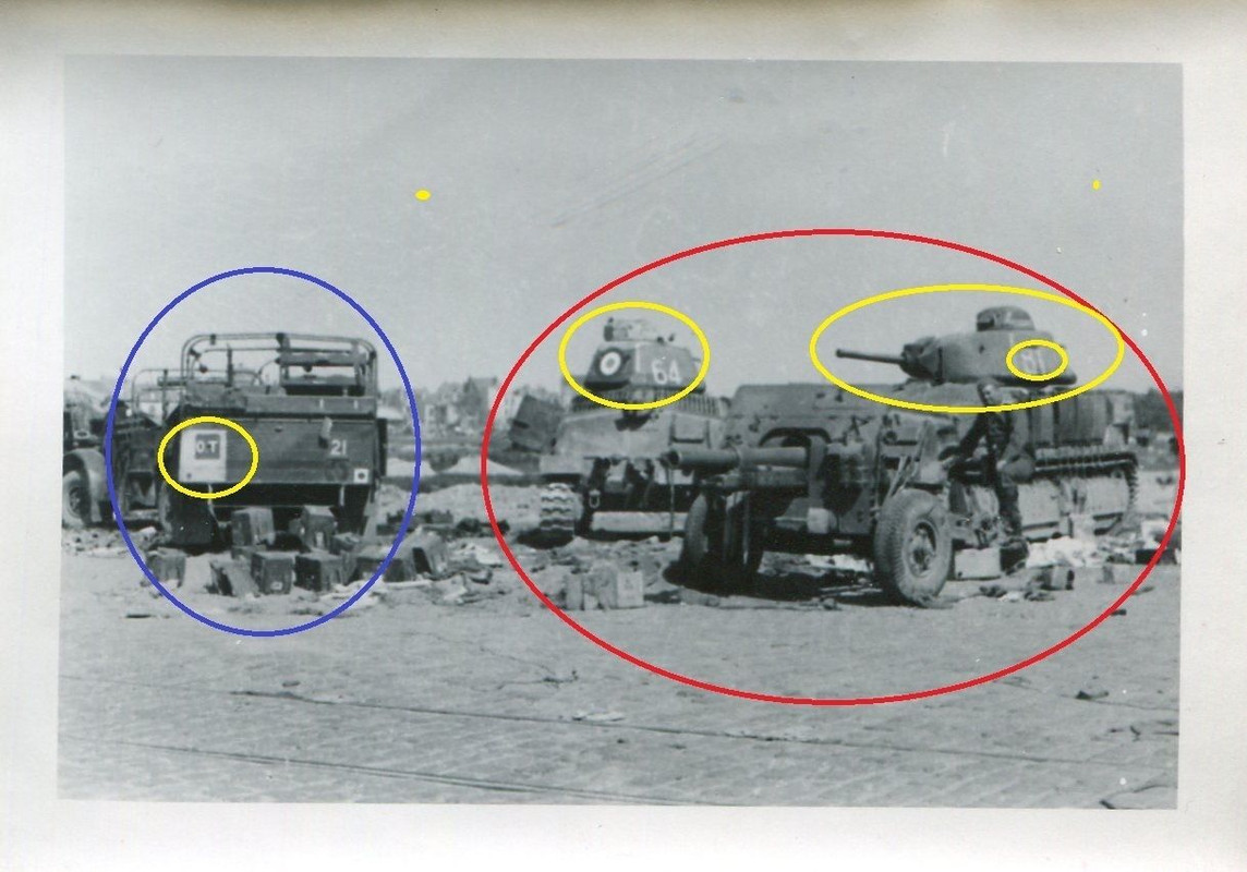 WW II Foto France Panzer auf Schlachtfeld zurück