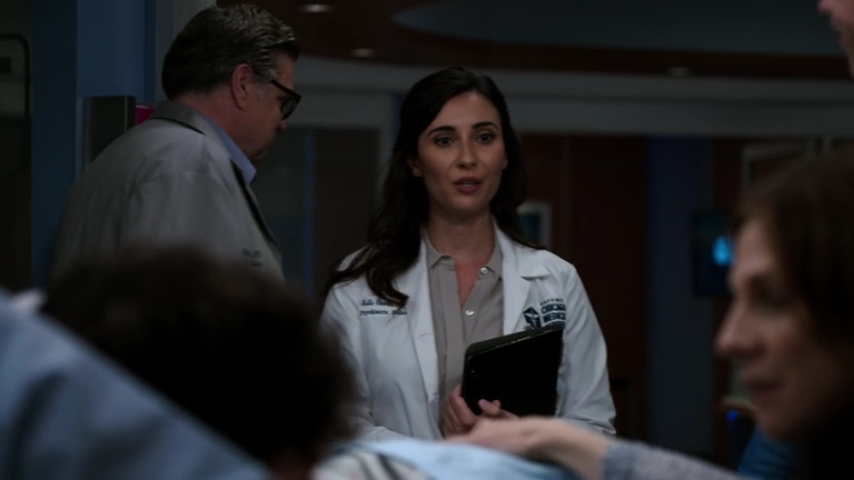 Chicago.Med.S08E01.Si.comincia.contando.le.perdite.WEBMux.ITA.ENG.AAC.x264-BlackBit[screenshot 6]