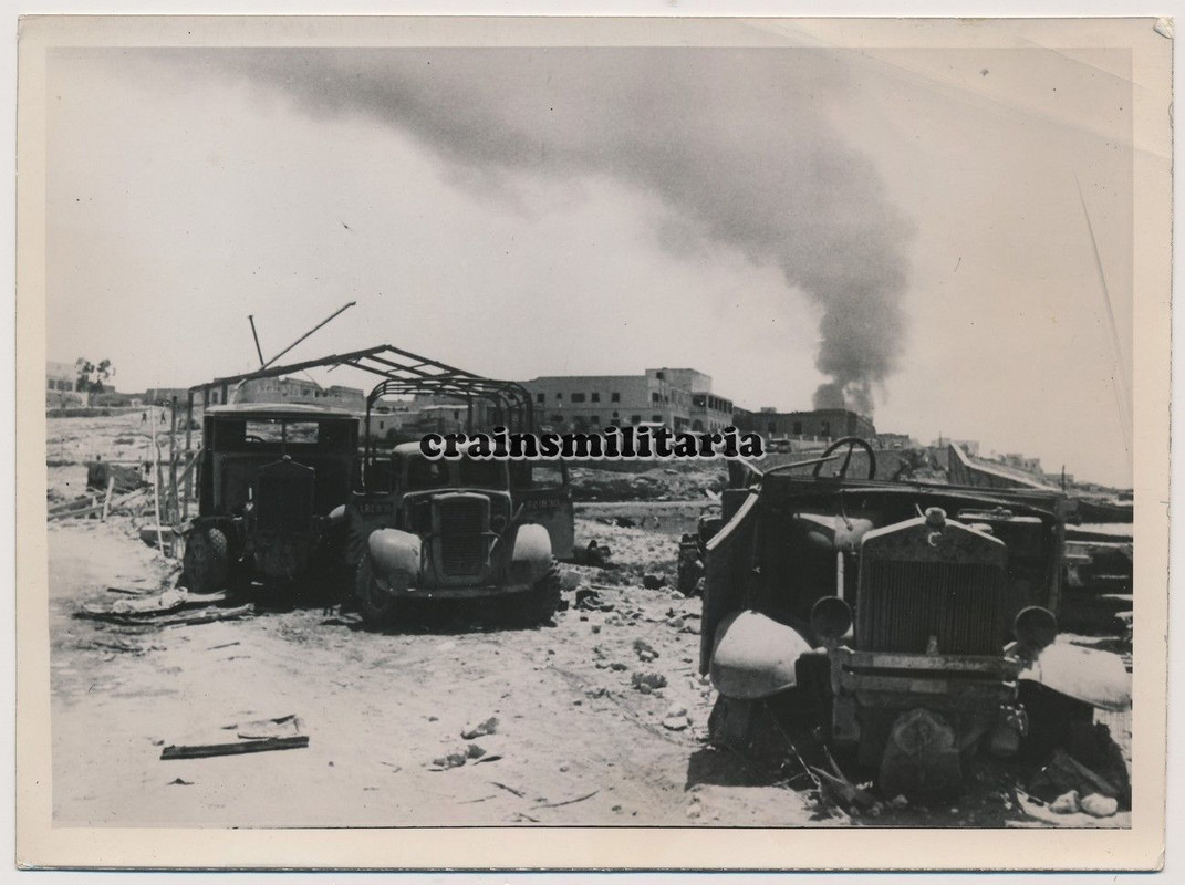 Foto zerstörte englische Beute Lkw in Afrika DAK