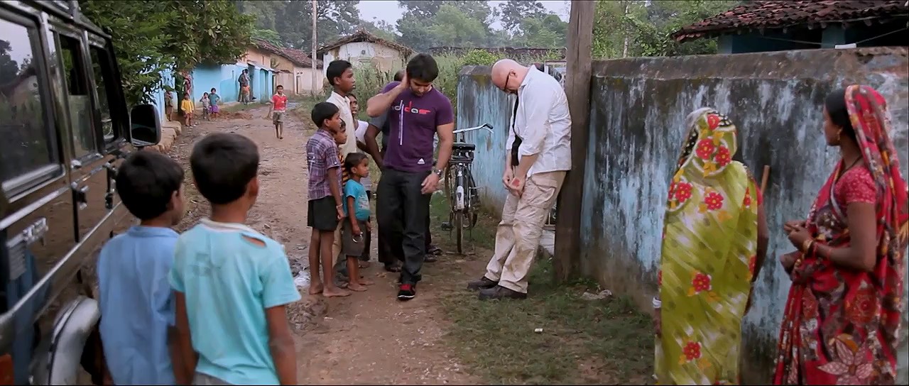 The-Dark-secrets-of-Tonhi-2014-WEBRip-Hindi-720p-x264-AVC-AAC-2-0-mkv-0004